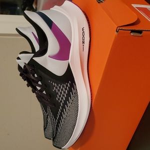 Nike Zoom with Box. Swoosh black and purple.